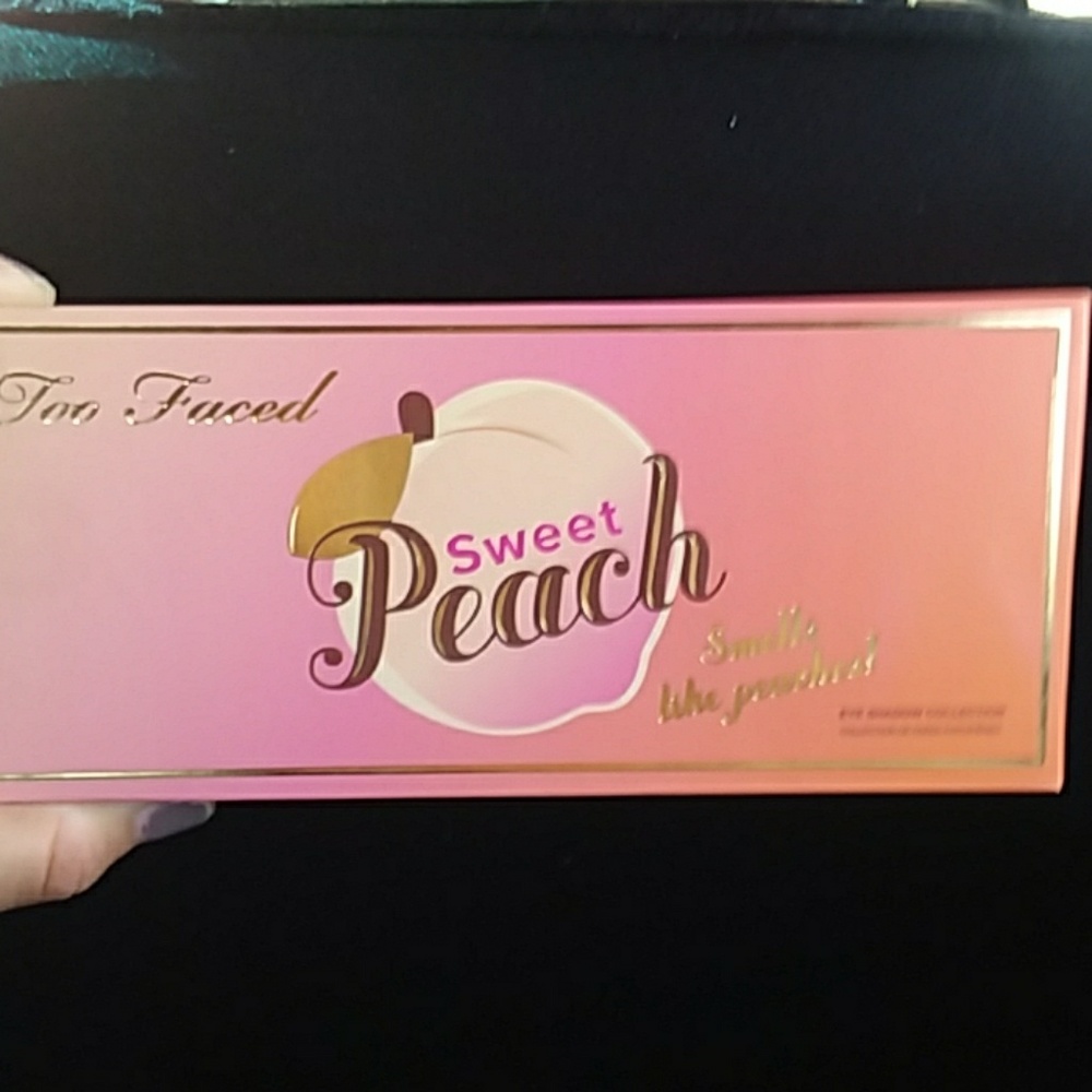 Too Faced Sweet Peach Eyeshadow Pallet
